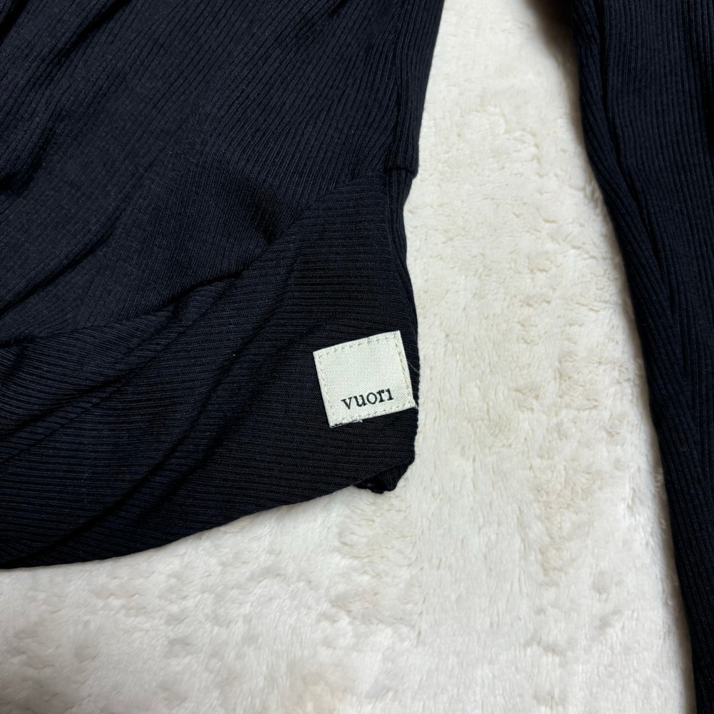 Vuori Womens Long Sleeve Cove Twist Tee Size XL Black Ribbed Athleisure VW1114 - Picture 3 of 12